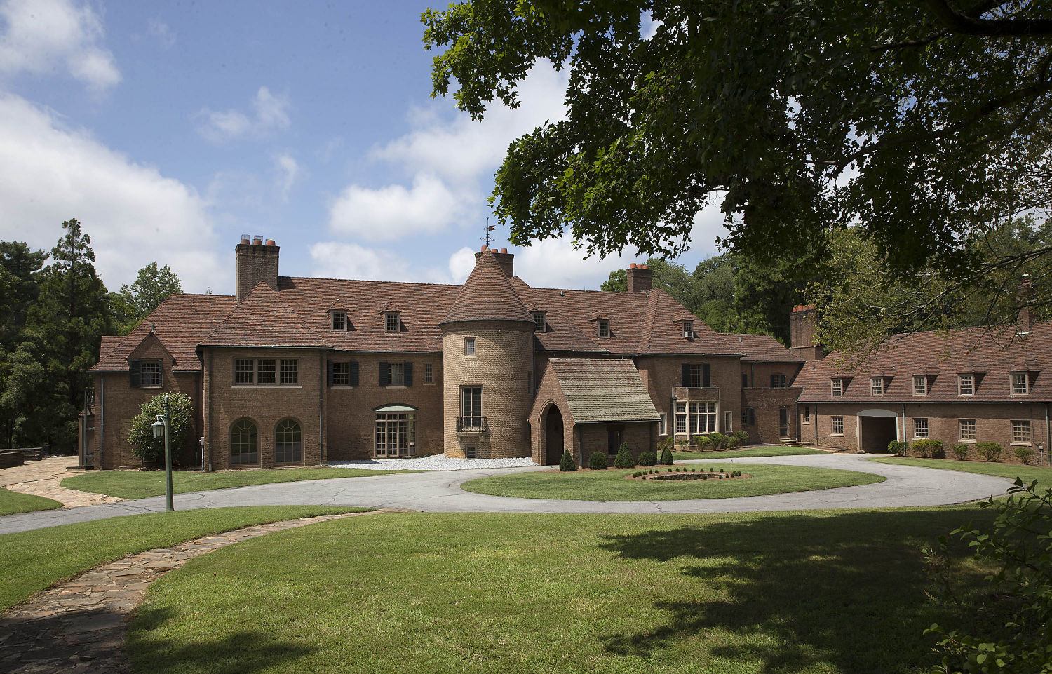 Adamsleigh Estate
